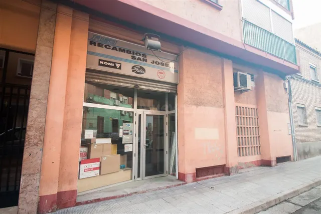 Local comercial 211m² en venta - Torrero - foto 3