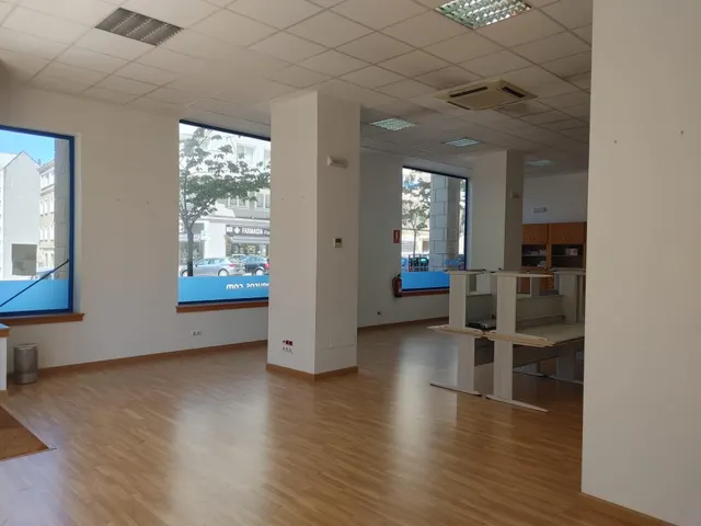 Local comercial 389m² en venta - Santa Margarita-Los Puentes — 16