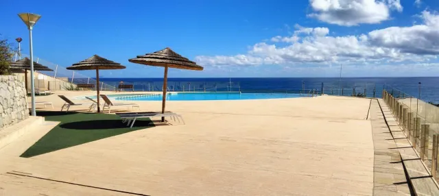 Apartamento 2 Dormitorios y 2 Baños gran terraza con vistas  1ª linea Piscina garajes y trastero — 11