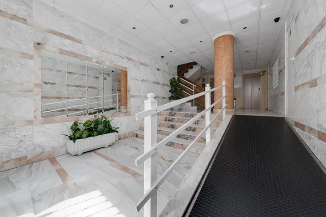 Encantador Apartamento de 2 dormitorios y 1 baño con piscina comunitaria — 33