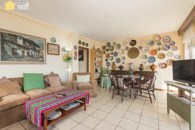 Apartamento en venta en primera línea de playa en Los Arenales del Sol, la propiedad está afectada por la Ley de Costas — 5