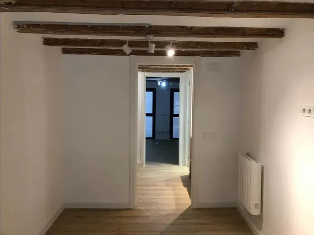 Planta baja a la venta ideal para inversores en El Raval, Barcelona — 35