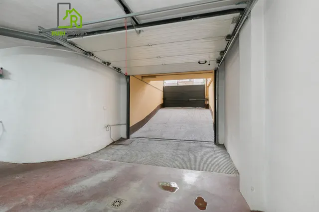 ¡Tu nuevo hogar te espera en Churriana de la Vega! Casa adosada con patio, garaje y futura parada de metro a pocos pasos. — 28
