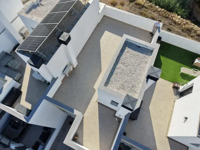 Exclusivo Chalet adosado del 2022 con gran solárium privado en Santa Clara — 13
