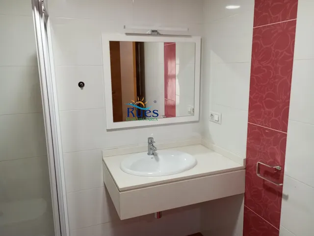 UBICADO EN ENTORNO RESIDENCIAL Y ZONA RELAJADA DE FÁCIL Y CÓMODO ACCESO — 25