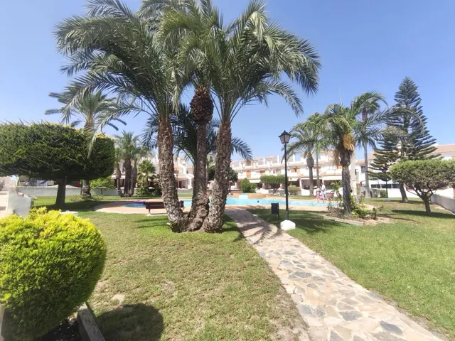 Vivienda amplia en perfecto estado en la zona alta de Gran Alacant, con piscina, parking y todos los servicios a pie — 42