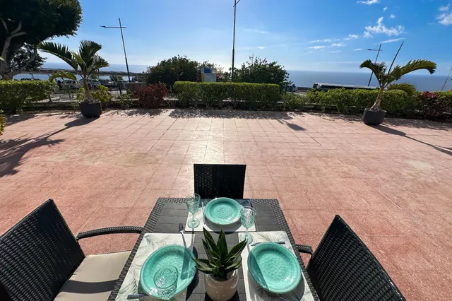 ESTUDIO RECIÉN REFORMADO CON VISTAS AL MAR EN PUERTO RICO/AM