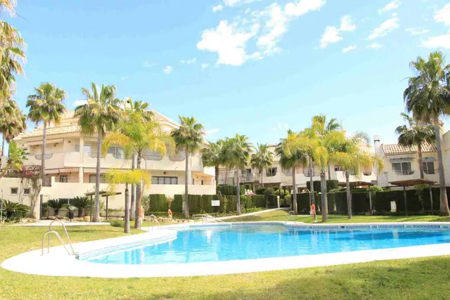 Adosado 4 habitaciones 170m² en alquiler - Altos de Estepona