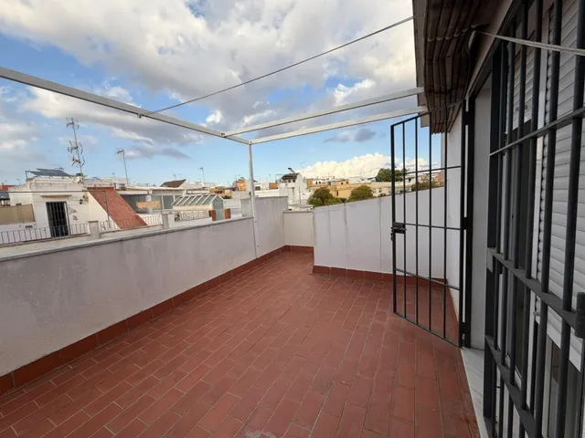 PISO DE 3 DORMITORIOS CON TERRAZA Y AZOTEA EN CORIA DEL RÍO — 17