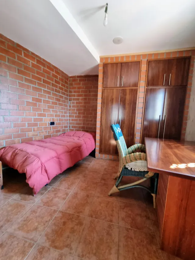 CASAS INDIVIDUALES  CON PARCELAS EN CIMBRIO (BARCENA DEL BIERZO) — 33