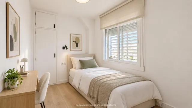 Amplia vivienda de 4 habitaciones con terraza acristalada, chimenea y aparcamiento — 40