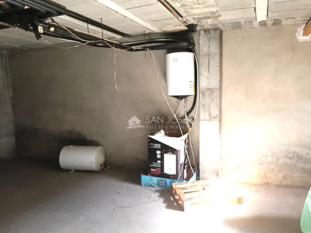Se vende local comercial con sotano preparado para supermercado en buena zona de Aspe — 32
