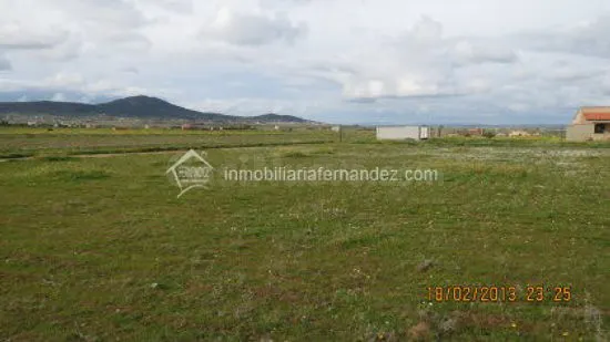Parcela de 4000m2 semi vallada por el cordel cercana a Ctra. - foto 4