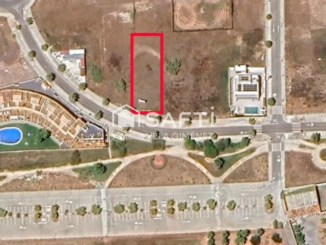 Solar urbano de 1200m en primera línea de Playa - foto 2