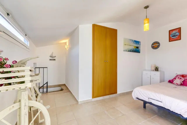 ATICO DUPLEX CON VISTAS A SOLO 150 M DE LA PLAYA — 28