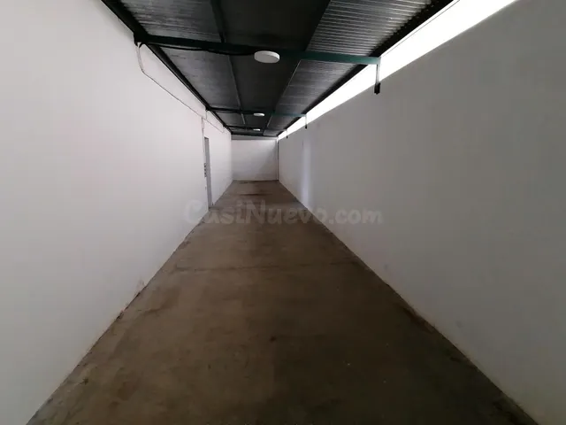 Nave 1899m2 con Magnificas Oficinas en Polígono Las Capellan - foto 5