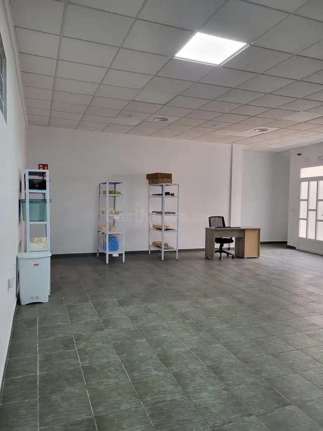 Amplio Local Comercial en San Miguel de Salinas por €125,000