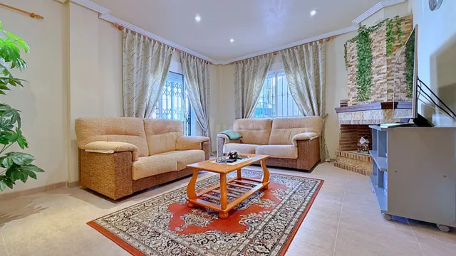 VILLA DE 4 DORMITORIOS 2 BAÑOS EN ORIHUELA COSTA (ROYAL PARK) — 21