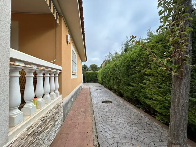 CHALET INDEPENDIENTE EN UNA PLANTA — 35