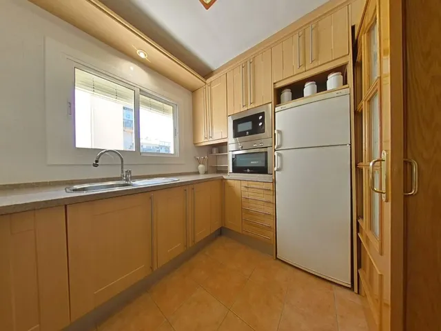 GRANDE PISO CALLE VALENCIA — 28