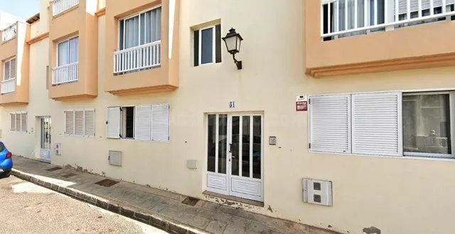 SE VENDE piso + garaje OKUPA en C Antonio Bermudez 51 de Arr - foto 2