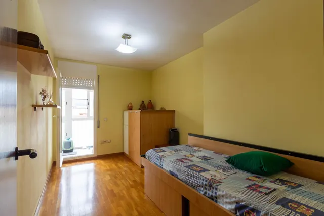 Pis de 4 habitacions a frances macià amb molta llum — 19