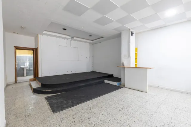 Local comercial junto avda. dilar, zaidin — 12