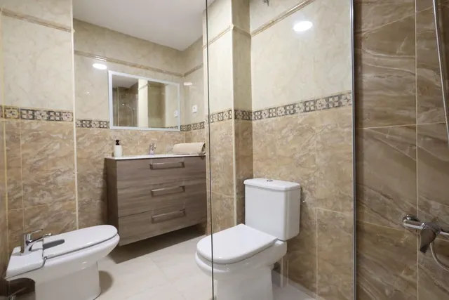 Torrevieja Avda de la Libertad, apartamento en planta 1ª frente al nuevo centro comercial del puerto — 19