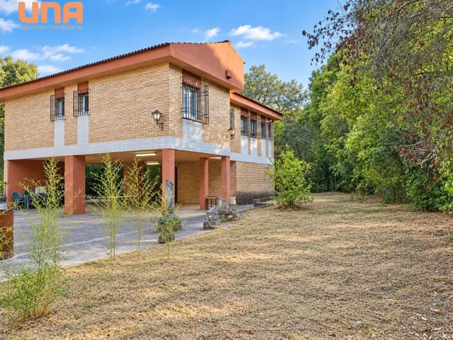 Chalet con parcela Urbana en Santa Maria de Trasierra (pueblo) — 46