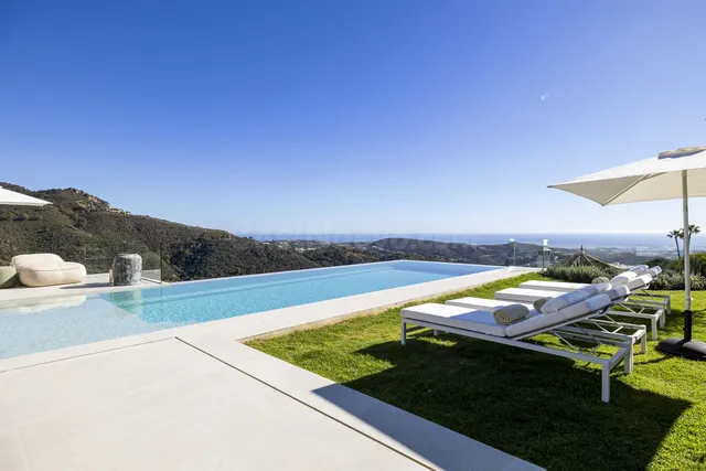 Villa 6 habitaciones 480m² en alquiler - Costa del Sol — 4