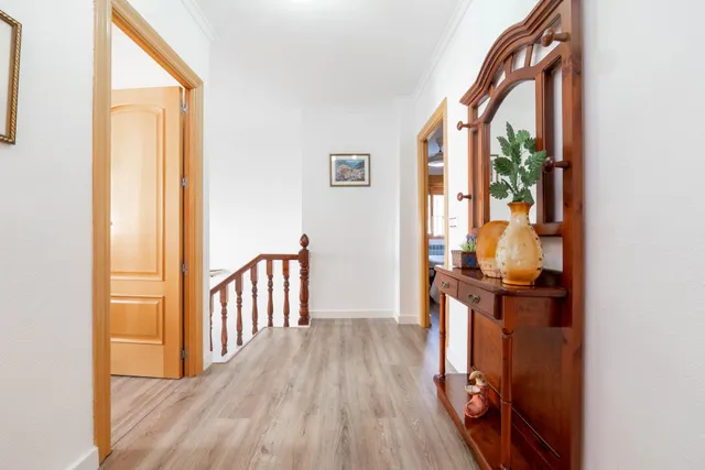 CHALET CON PISCINA Y JARDÍN A SOLO 10 MINUTOS DE GRANADA — 37