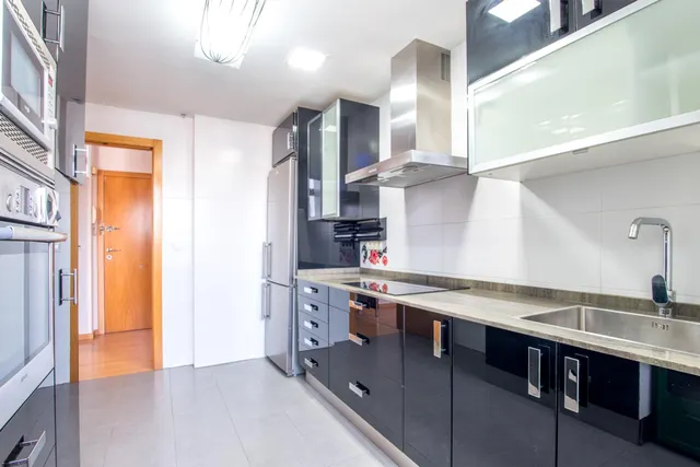 ✨ VIVIENDA EN JOVEN FUTURA – 7ª PLANTA, GARAJE Y TRASTERO — 8