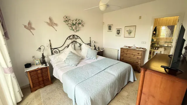 Villa 5 habitaciones 214m² en venta - Villamartin — 34