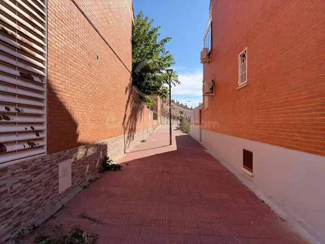 Adosado en Paracuellos De Jarama — 2