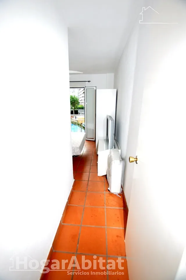 REFORMADO CON PISCINA JUNTO A LA PLAYA — 24