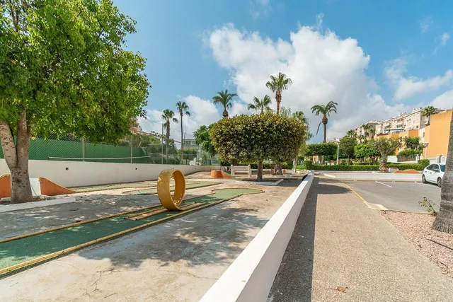 Luminoso atico duplex con solarium y parking privado en torre la mata  - Torrevieja — 10