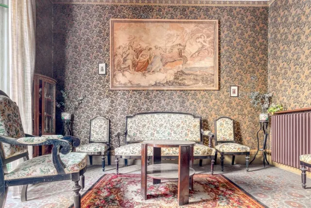 Fantástico edificio histórico en el centro de Figueres. Alto - foto 4