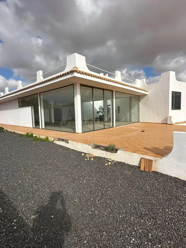 Espectacular Villa a Estrenar en Triquivijate – Antigua