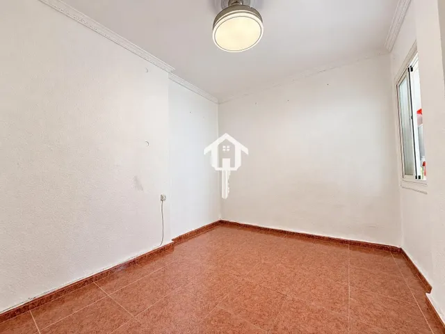 Piso en venta en Alicante. zona de campoamor, 75m2, 3 habitaciones, 1 bajo, cuarta planta sin ascensor — 10