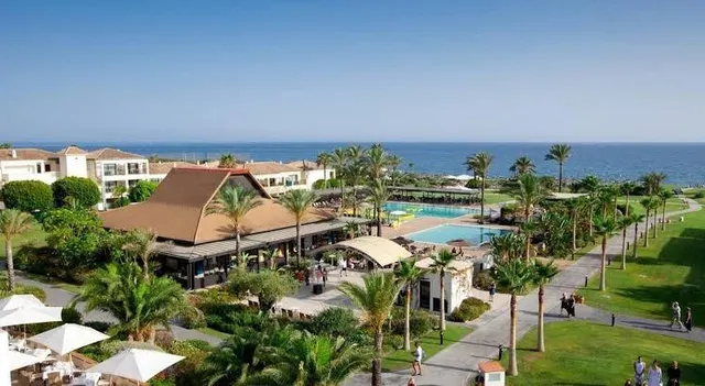 Parcela rústica en venta, llana y vallada, a solo 4,3 km de la playa de Granada — 2