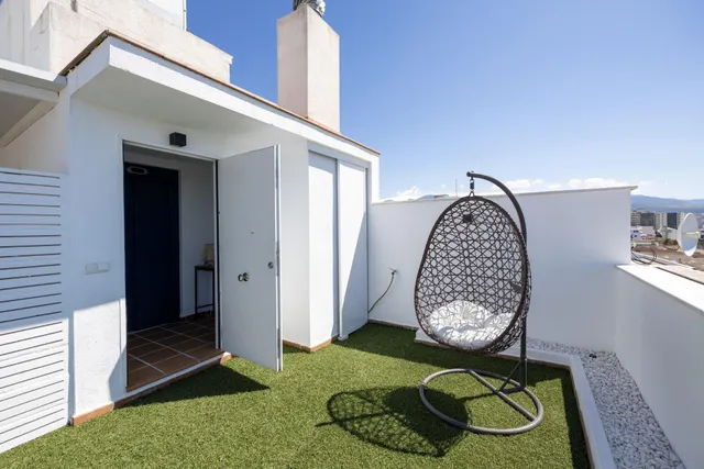 Ático Dúplex Reformado con Terraza de Ensueño en Armilla — 44