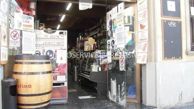 VENTA EMBLEMATICO LOCAL CON POSIBILIDAD DE VIVIENDA — 9
