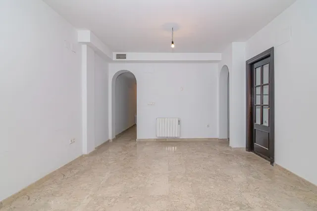 PISO CENTRICO EN LA ZUBIA — 17