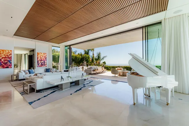 VILLA DE LUJO EN URBANIZACIÓN LA QUINTA, BENAHAVIS — 13