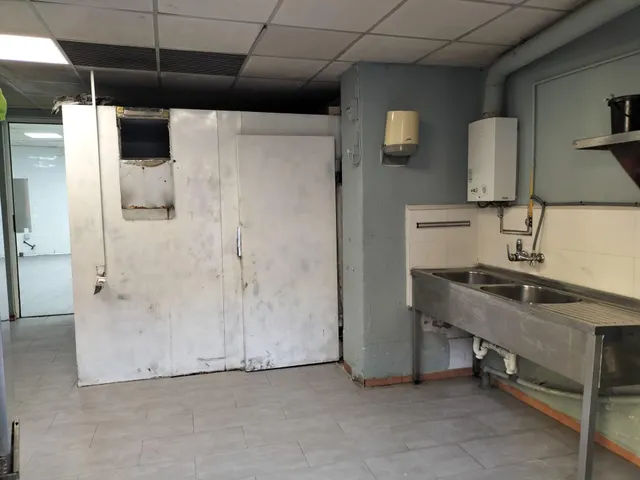 EN VENTA LOCAL COMERCIAL CON INQUILINOS — 41