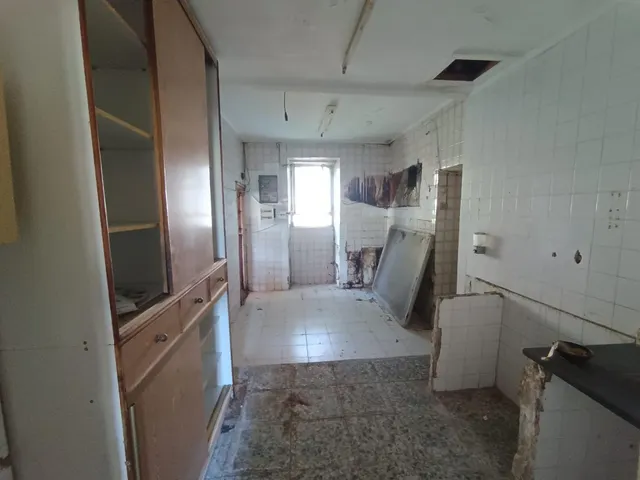 Venta de vivienda en planta primera y local en  planta baja unido a edificio de dos alturas en Gordexola — 11