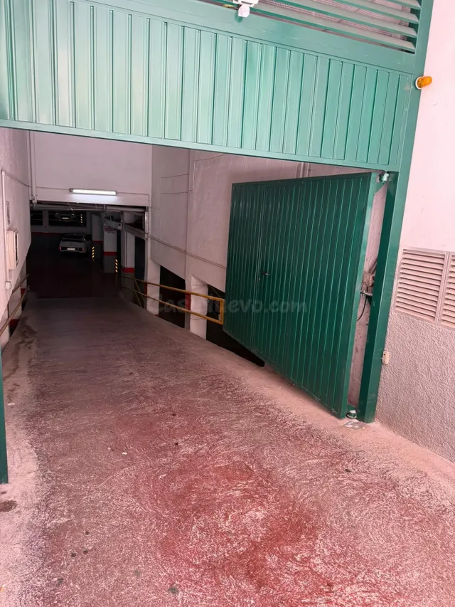 Plaza de Garaje en parking comunitario - foto 3