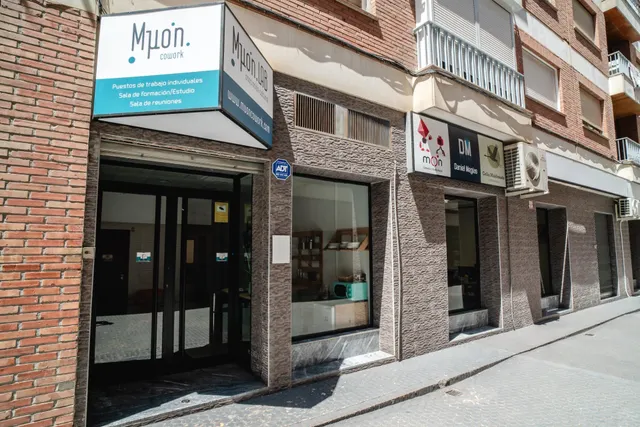 AMPLIO LOCAL EN GRAN CAPITÁN — 20