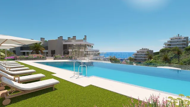 Venta de piso en planta baja con tres dormitorios en Mijas C
