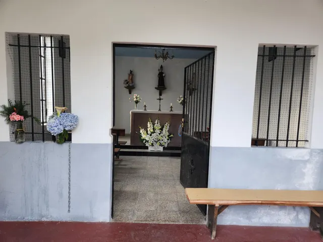 PRECIOSA CASA CON CAPILLA Y TERRENOS EN VILLAYON (ASTURIAS) — 27